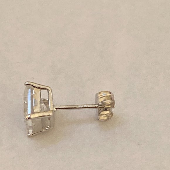925 Sterling Silver Princess Cubic Zirconia Earrings Studs 6mm - Picture 5 of 5
